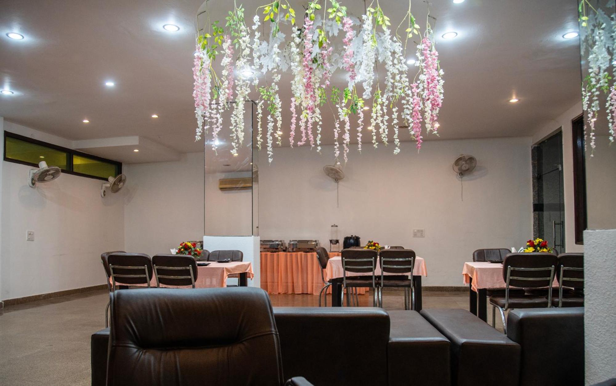 Nikko Blue - Boutique Hotel Gurgaon Dış mekan fotoğraf