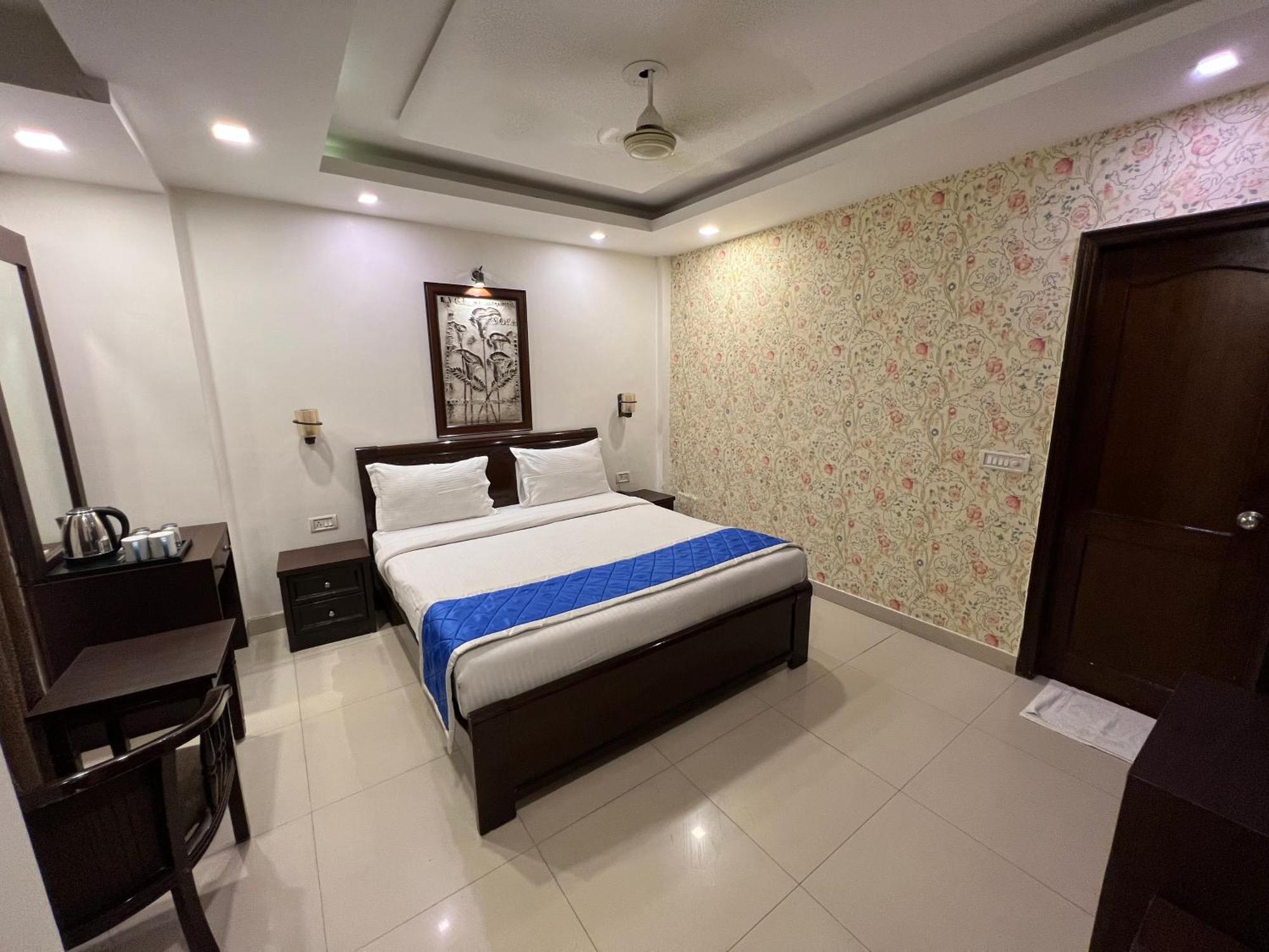 Nikko Blue - Boutique Hotel Gurgaon Dış mekan fotoğraf