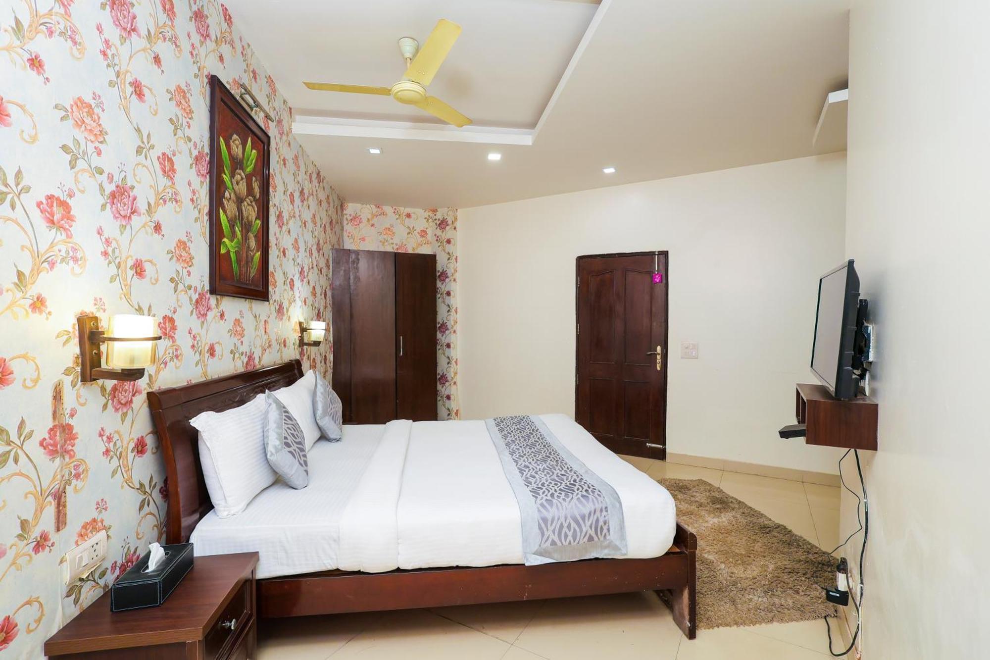 Nikko Blue - Boutique Hotel Gurgaon Dış mekan fotoğraf